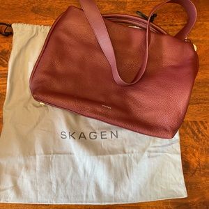 Purple leather skagen bag